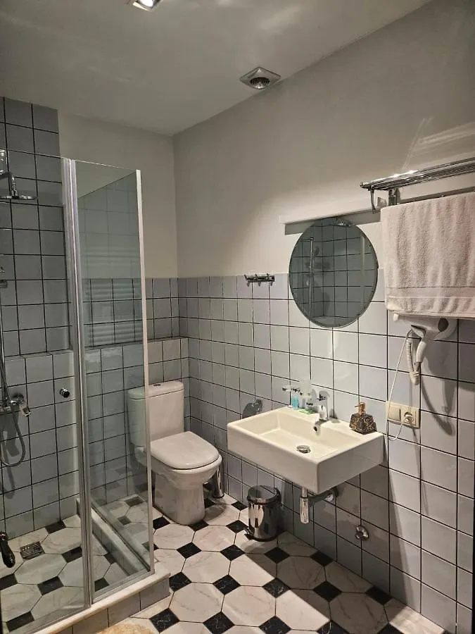 Local Hotel Тбилиси